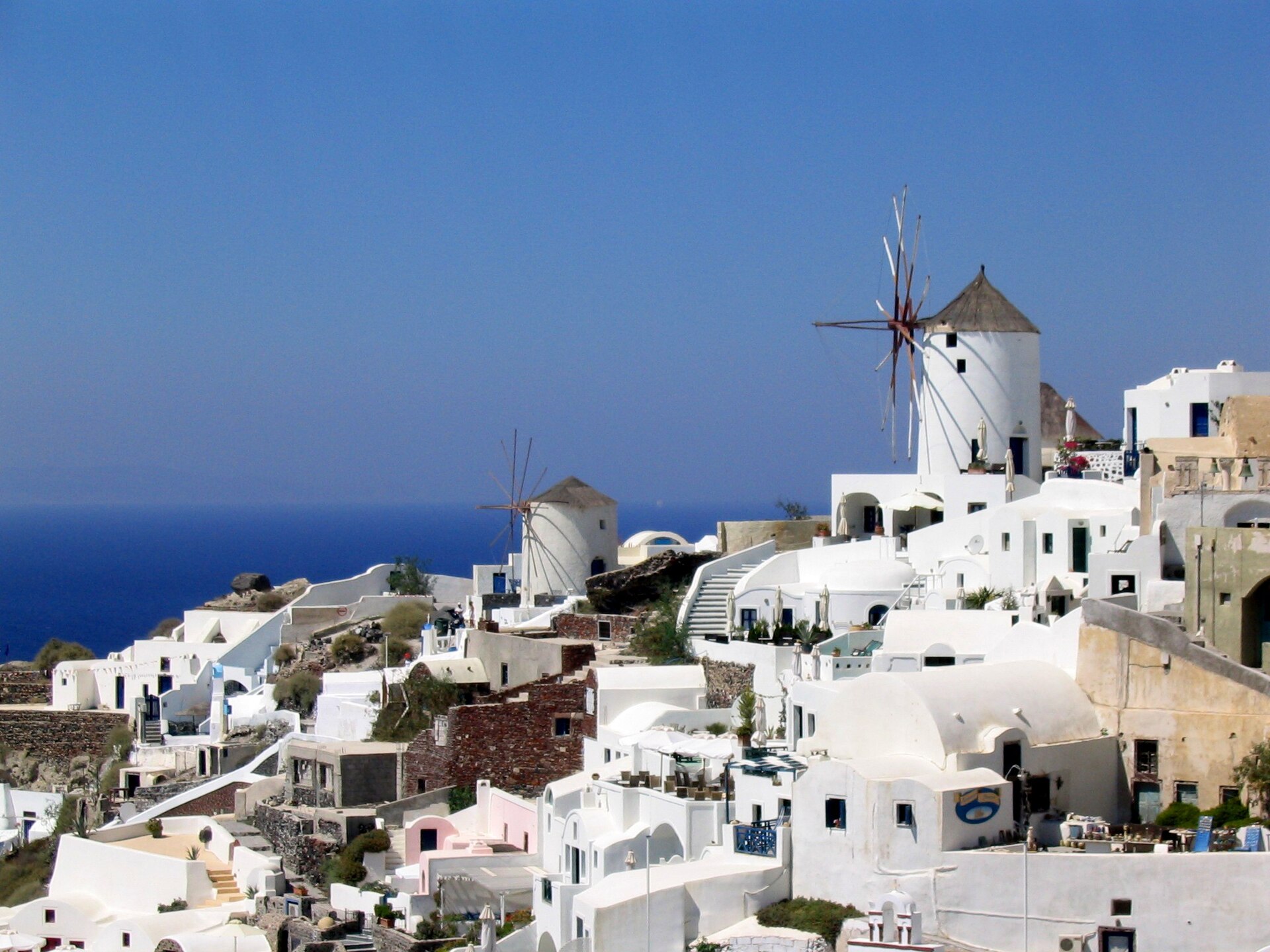 Best Greece tours for groups: Santorini trips